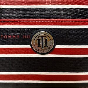 NWT Tommy Hilfiger Women’s Wristlet